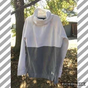 Under Armour girls youth large sweatshirt